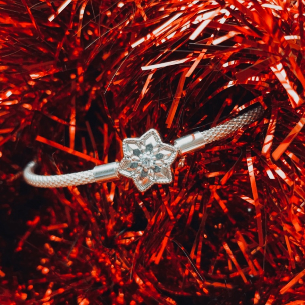 Pandora Moments Bright Snowflake Clasp Mesh Bracelet